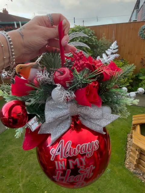 Always in my Heart red bauble with silver ribbon and a little robin